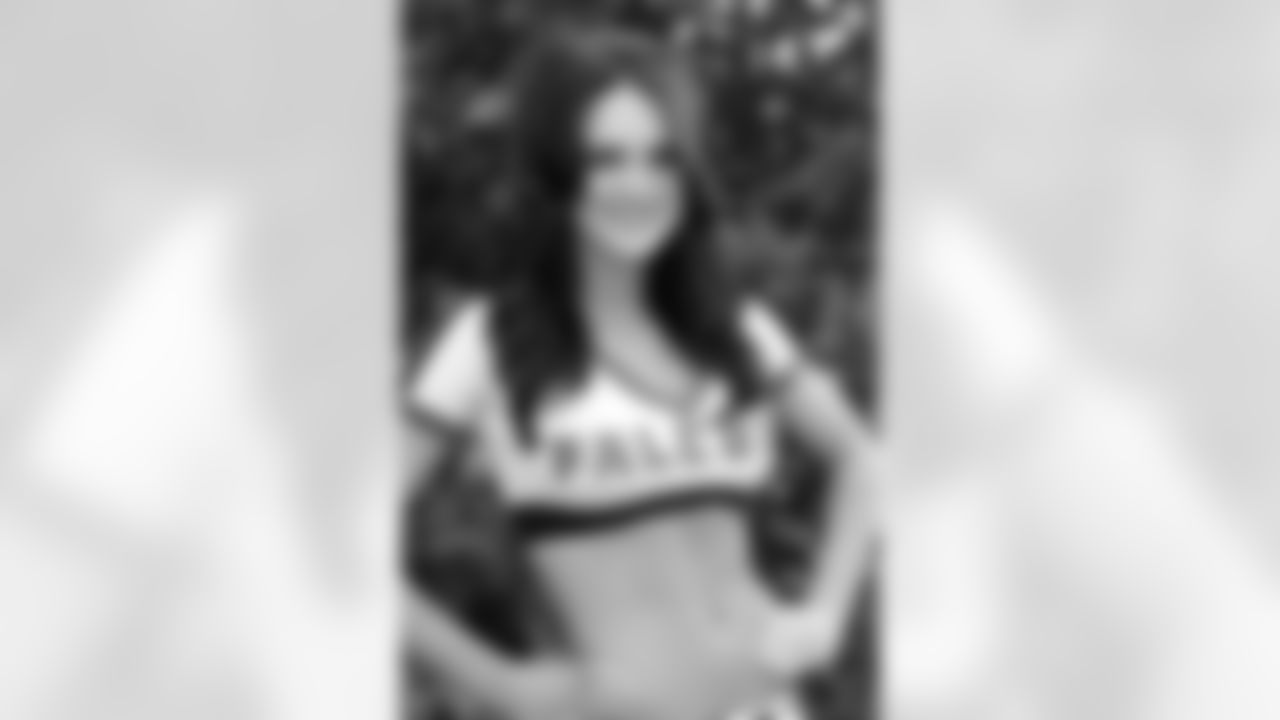 Alice F. // 2011 Atlanta Falcons Cheerleaders Studio Shots // 2011 // Atlanta -