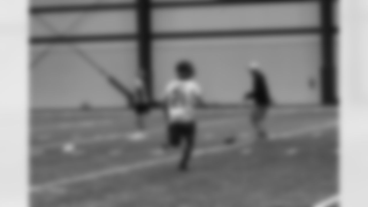 CB Desmond Trufant runs to his next drill