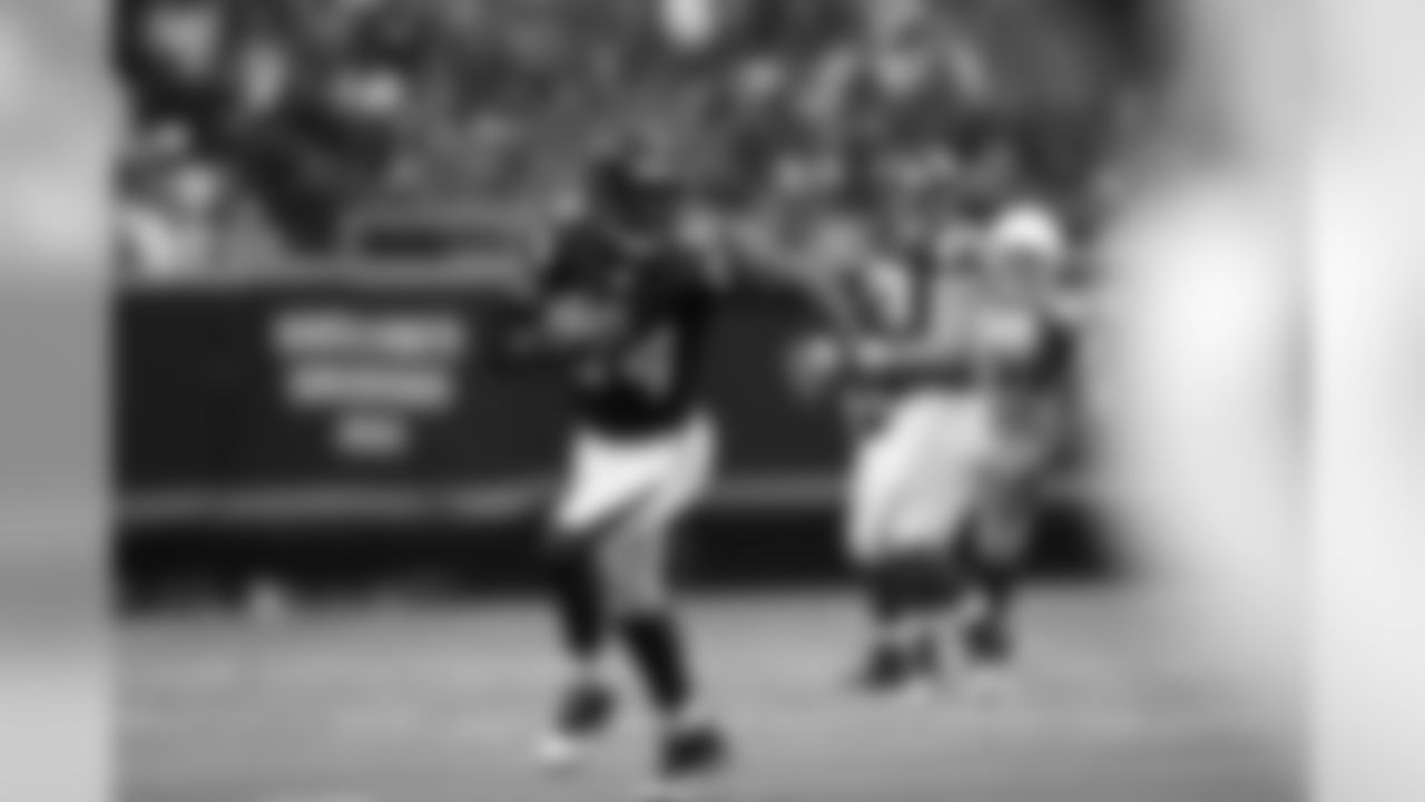 Roddy White tied for the league lead with 20 receptions in the first two games of 2010 // Falcons vs. Cardinals // 9/19/10 - Georgia Dome