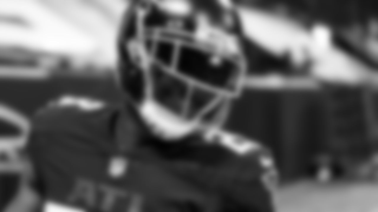 Atlanta Falcons running back Brian Hill #23 smiles during pregame against the Tampa Bay Buccaneers on December 20, 2020.