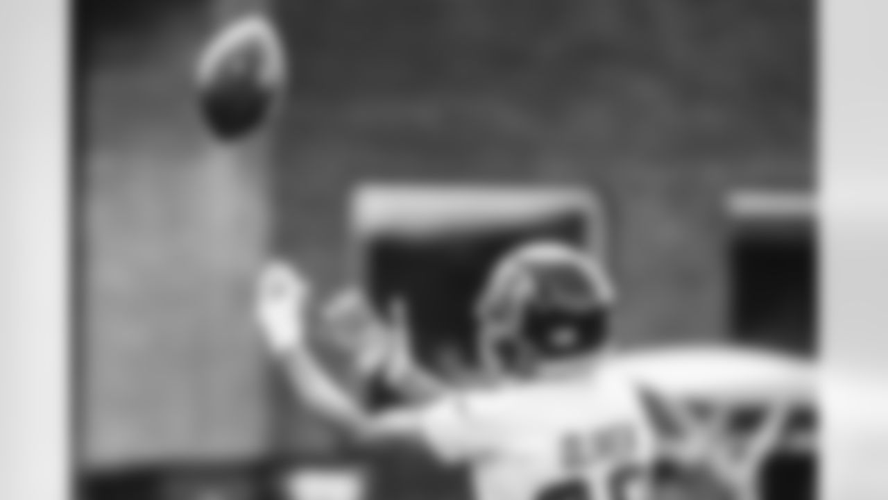 CB Isaiah Oliver
Atlanta Falcons / Carmen Mandato