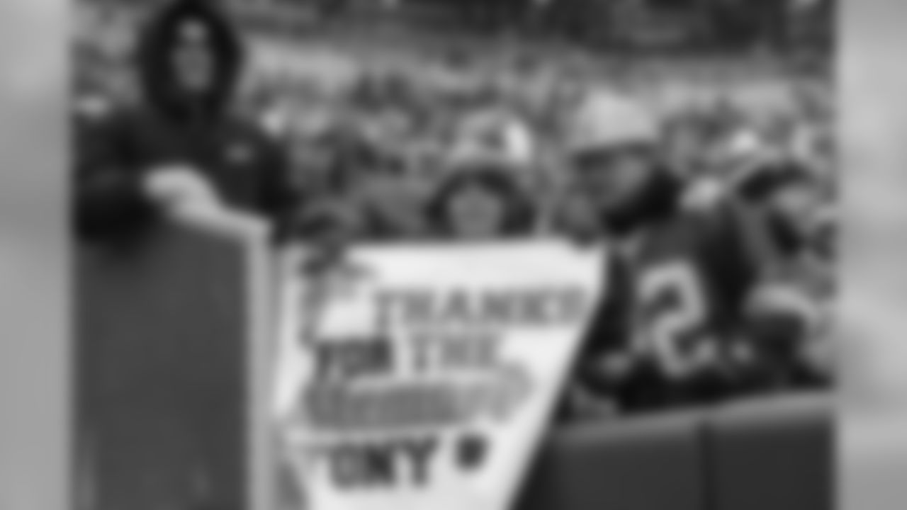 A nice message for Tony Gonzalez.