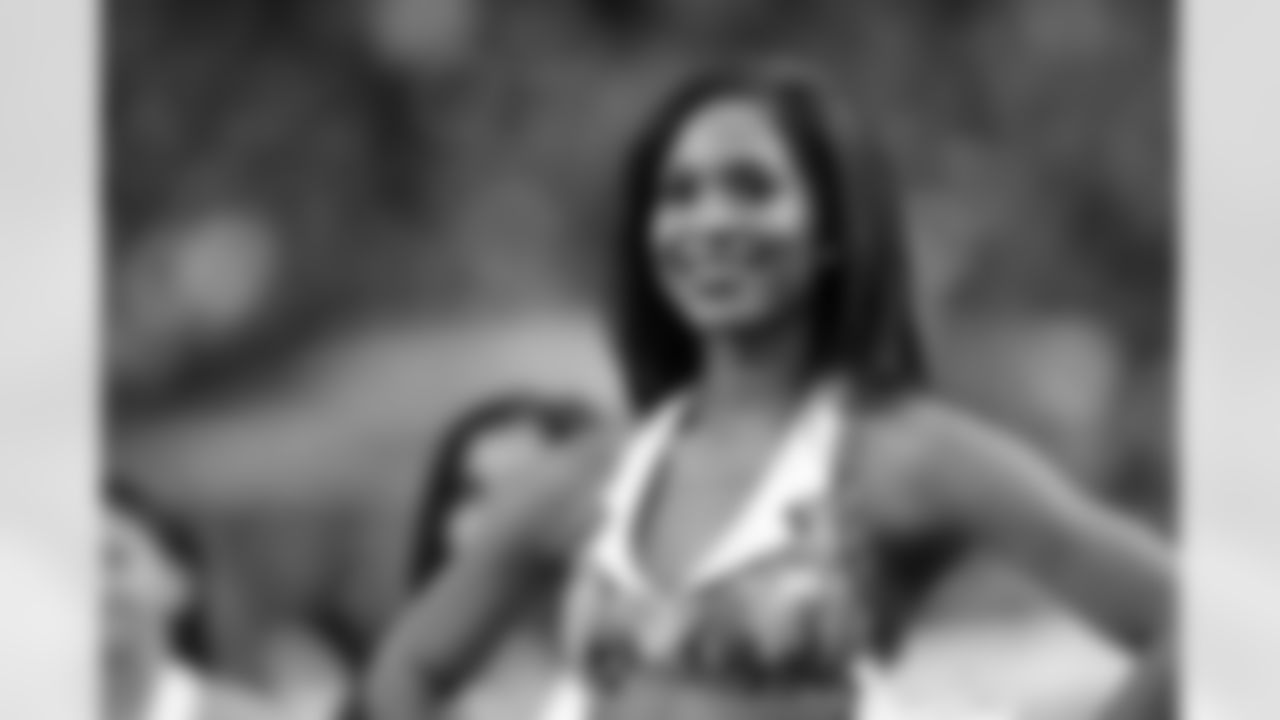 Atlanta Falcons Cheerleader Kelly P.