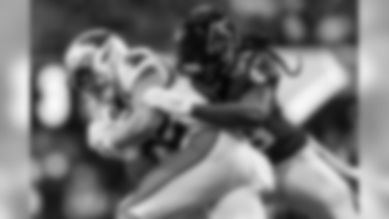 Atlanta Falcons outside linebacker De'Vondre Campbell #59 makes a tackle against the Carolina Panthers at Mercedes-Benz Stadium in Atlanta, GA, on Sunday December 8, 2019. (Photo by Adler Garfield/Atlanta Falcons)