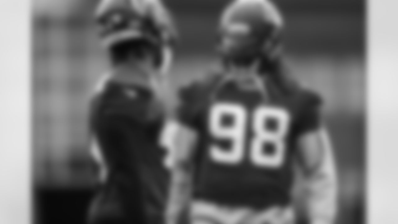 OLB Vic Beasley, DE Takkarist McKinley
Atlanta Falcons/ Kara Durrette