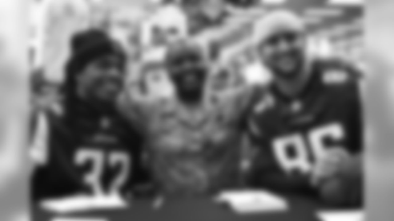 RB Jacquizz Rodgers and TE Bear Pascoe