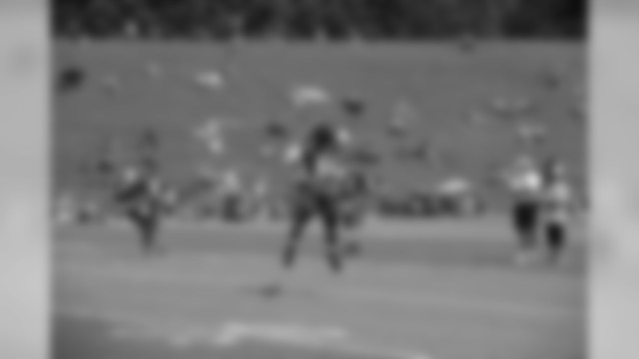 WR Roddy White reaches up for the ball // 2012 Atlanta Falcons Minicamp - Day 2 // June 20, 2012 // Flowery Branch, Ga. -