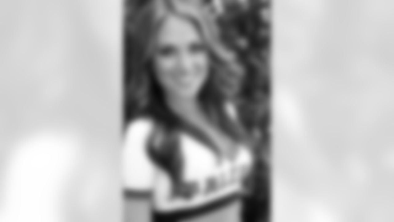 Lindsay M. // 2011 Atlanta Falcons Cheerleaders Studio Shots // 2011 // Atlanta -