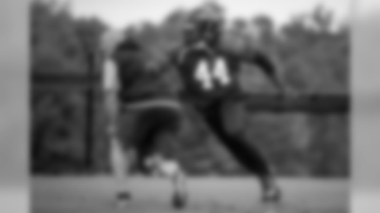 Atlanta Falcons defensive end Vic Beasley, Jr. #44 in action during practice. (Photo by Kara Durrette/Atlanta Falcons)