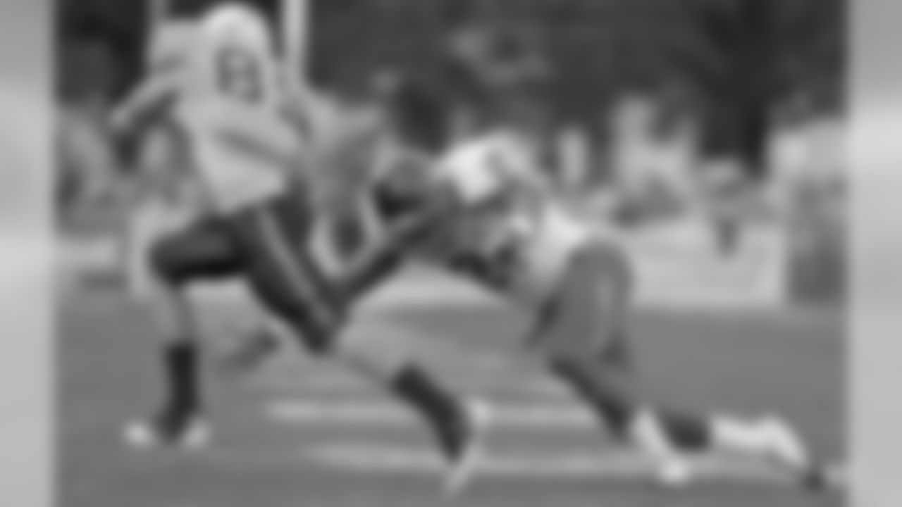 As a senior, Taylor started every game recording four interceptions, three forced fumbles and nine pass breakups. He added 51 tackles, 3.5 tackles for loss and 2.5 sacks.