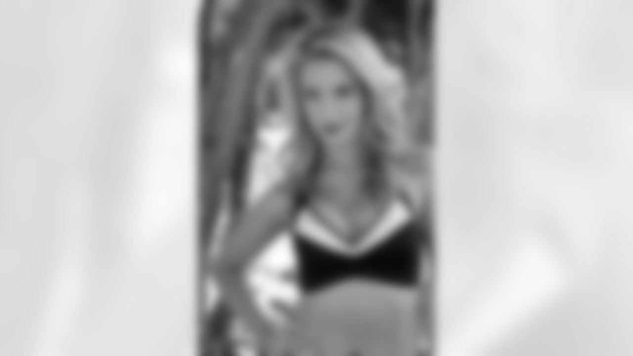 Amanda T. // 2011 Atlanta Falcons Cheerleaders Studio Shots // 2011 // Atlanta -