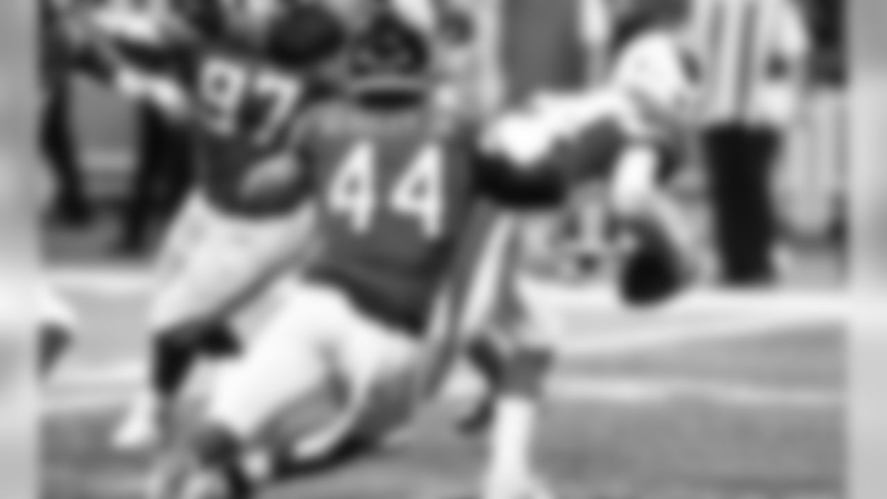 OLB Vic Beasley Jr.
Atlanta Falcons / Lynn Bass