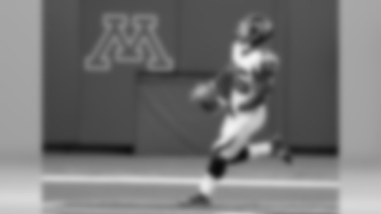 RB Antone Smith runs into the endzone for a touchdown against the Minnesota Vikings.