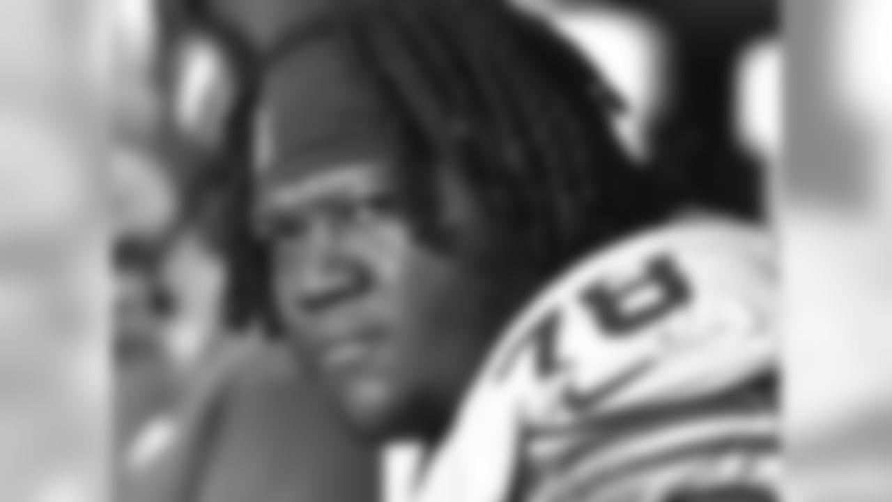 New York Giants guard Jamon Brown (78) watches from the sideline during a week 12 NFL football game against the Philadelphia Eagles on Sunday November 25, 2018 in Philadelphia. (Evan Pinkus via AP)