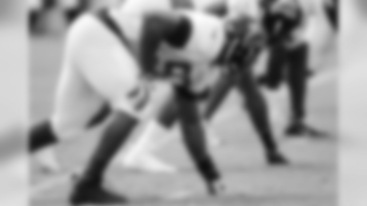 DE Dwight Freeney