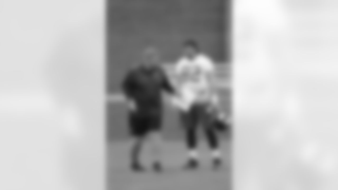 DE Adrian Clayborn