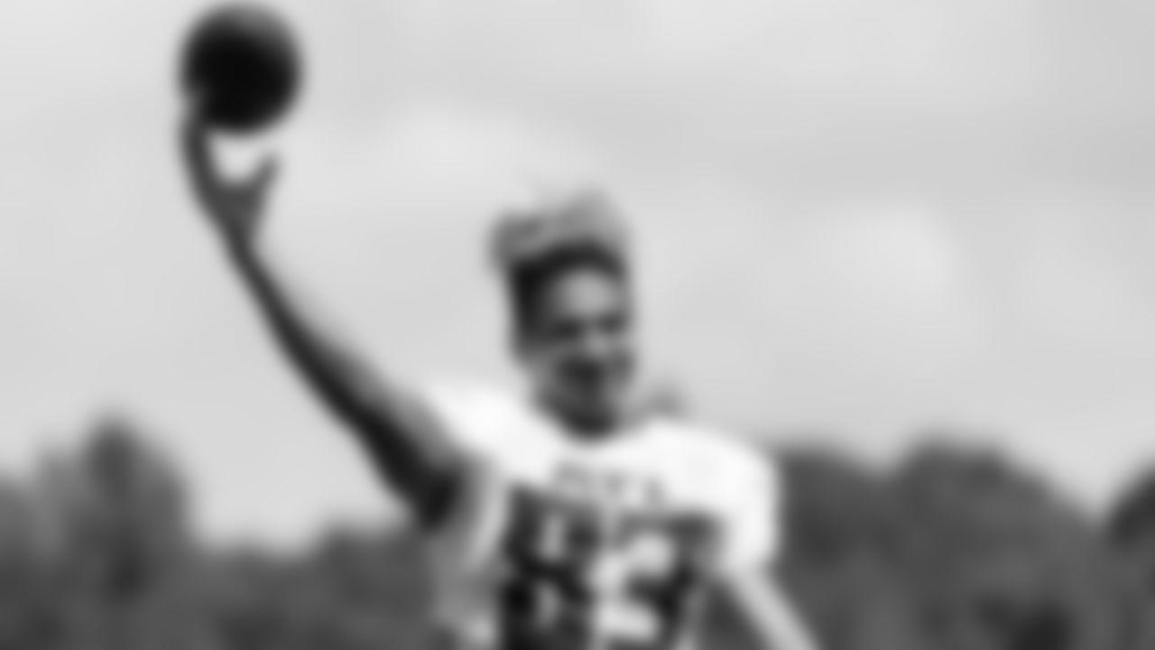 Atlanta Falcons wide receiver Trevor Davis #83 throws a ball during AT&T Atlanta Falcons Training Camp at Atlanta Falcons Headquarters in Flowery Branch, Georgia, on Thursday August 26, 2021. (Photo by Dakota Williams/Atlanta Falcons)