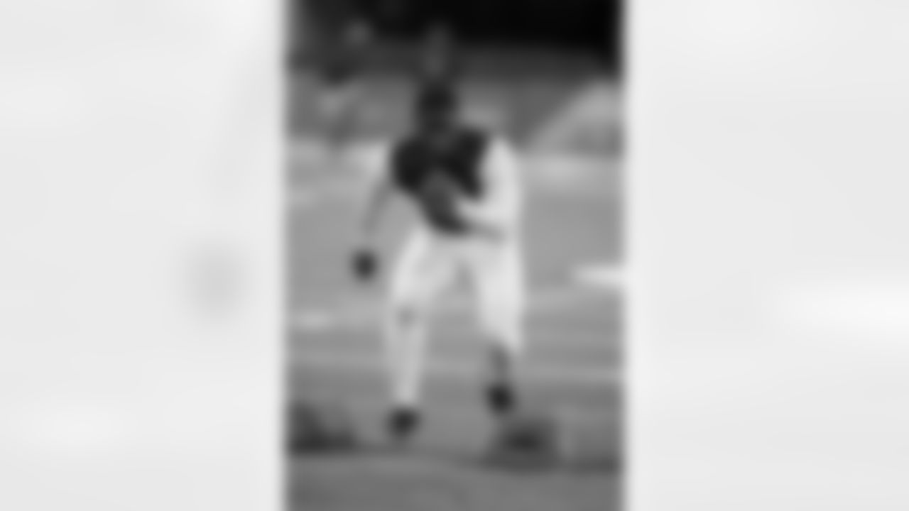 LB Sean Weatherspoon