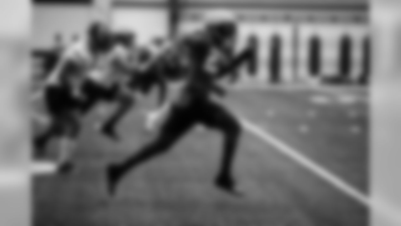 \Atlanta Falcons running back Brian Hill #23 runs during special team drills during practice. (Photo by Kara Durrette/Atlanta Falcons).