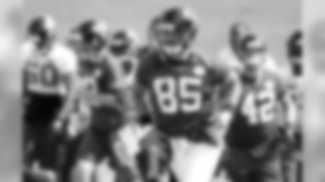 TE Kyle Miller