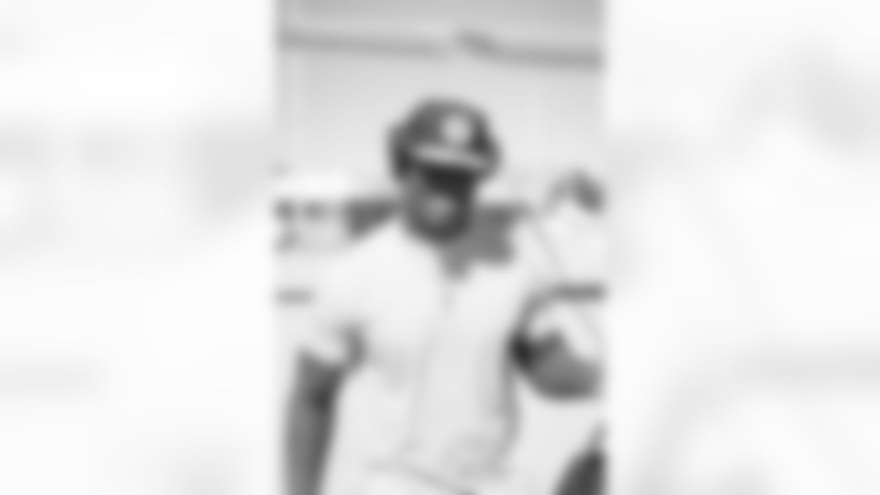 OLB Stansly Maponga