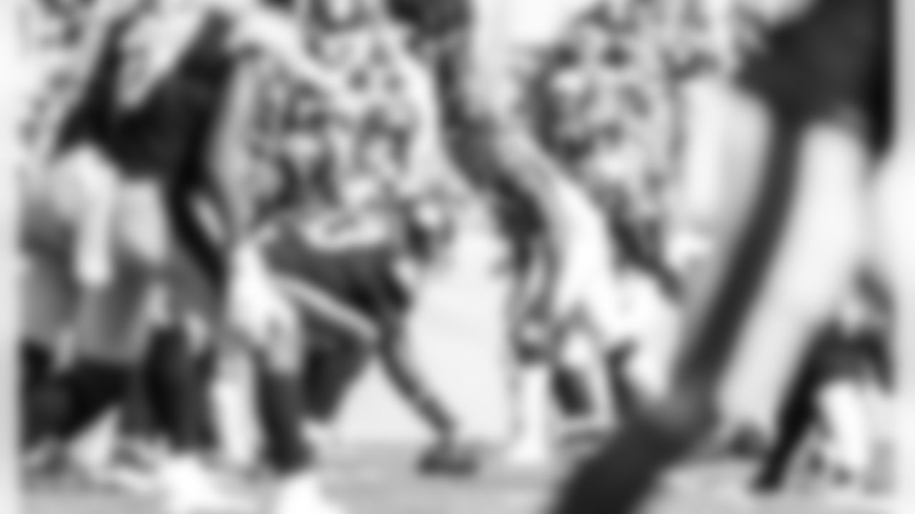 DE Takk McKinley