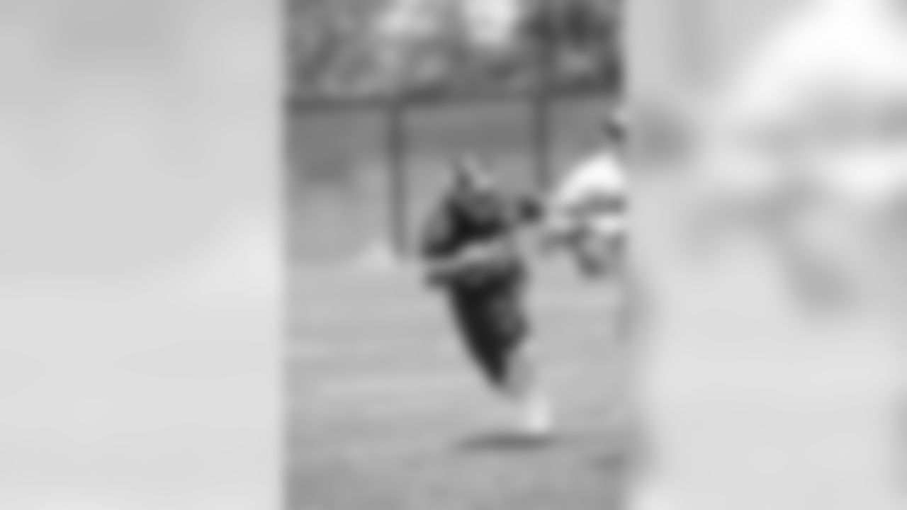 LB J.T. Thomas