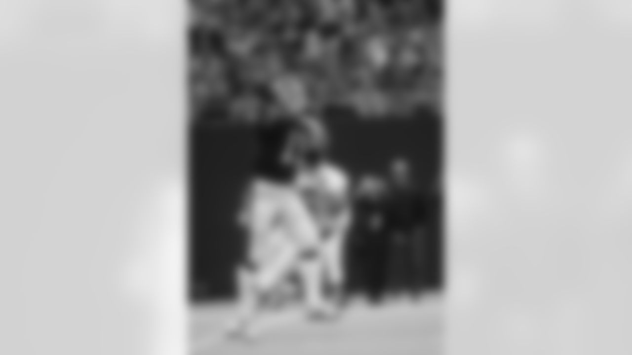 7) Phil Simms (1985) - 3,829 YDS