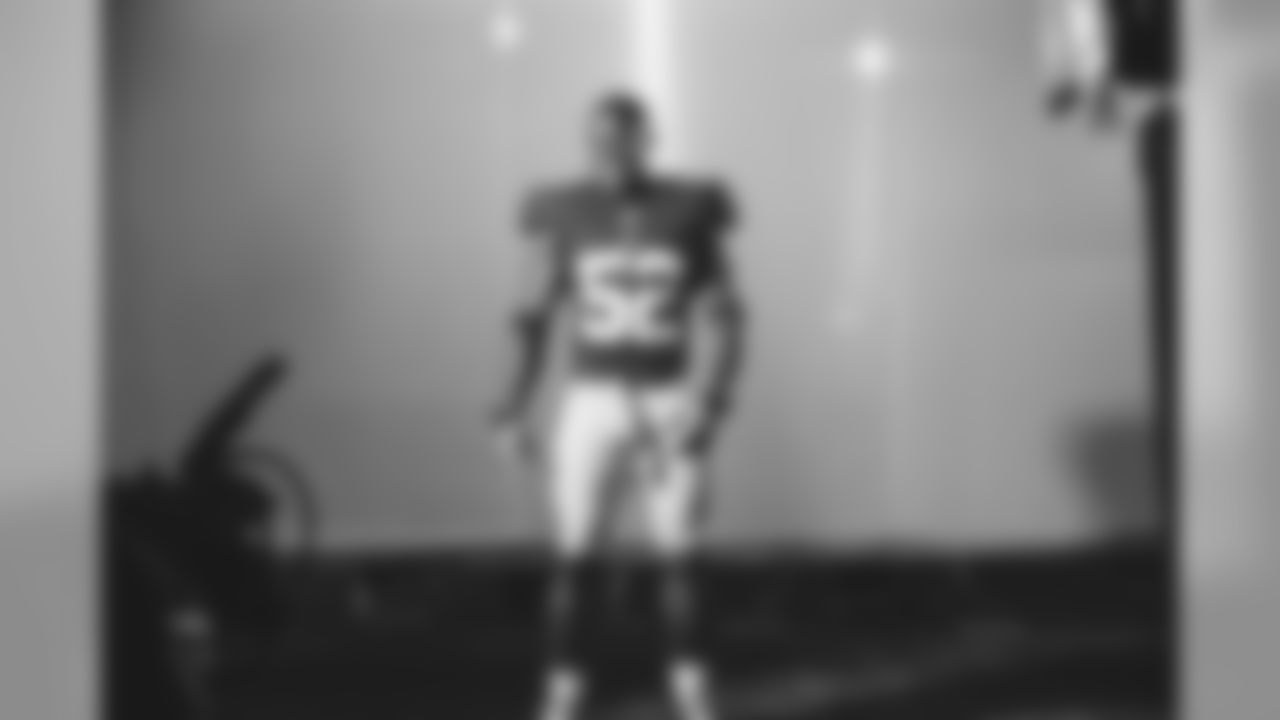 LB Jon Beason