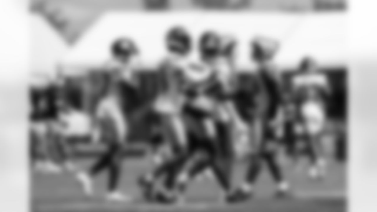 CB Cor'Dale Flott (28), CB Deonte Banks (36)