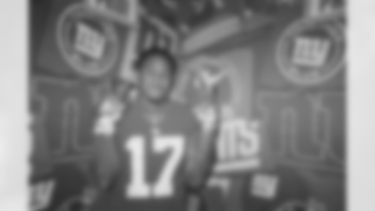 WR Wan'Dale Robinson (17)