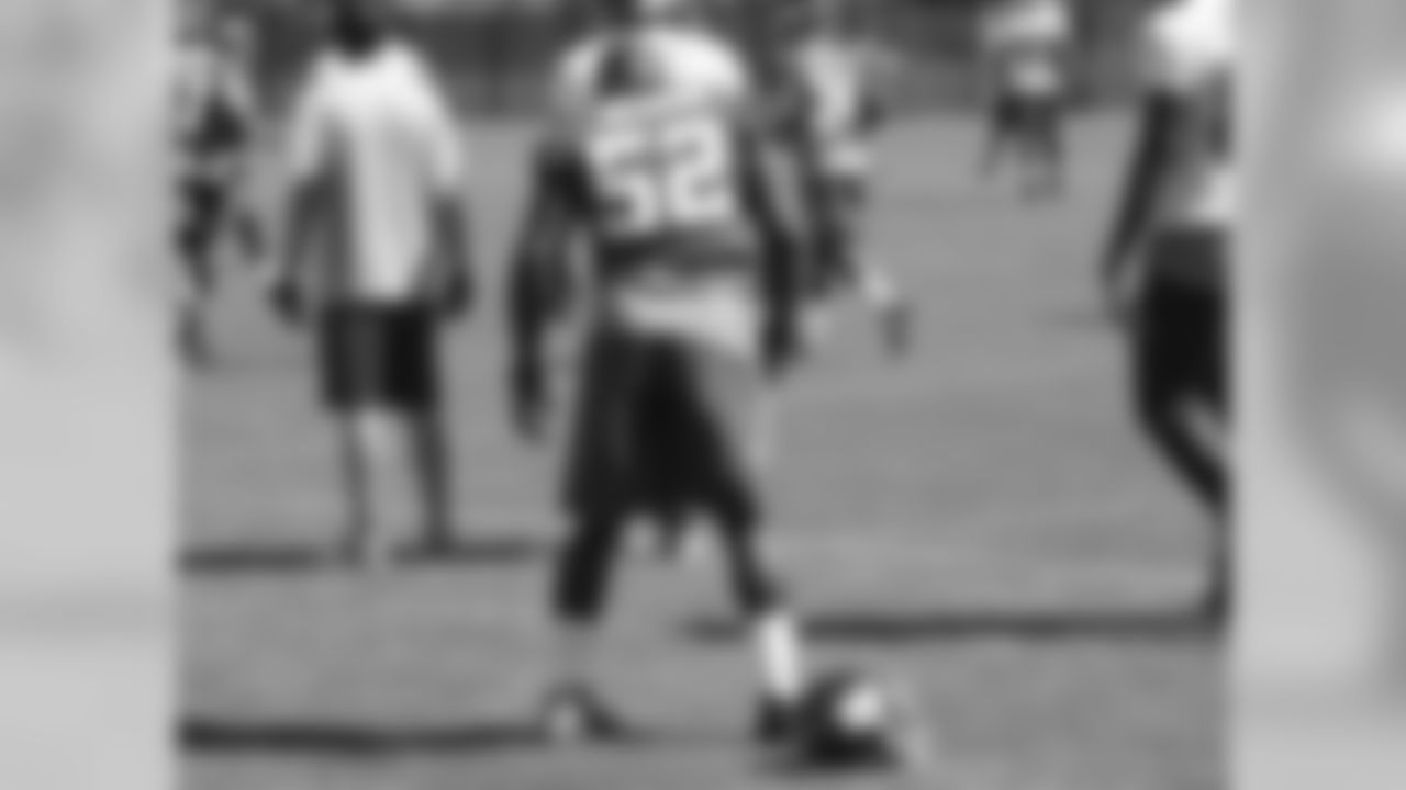 LB Jon Beason