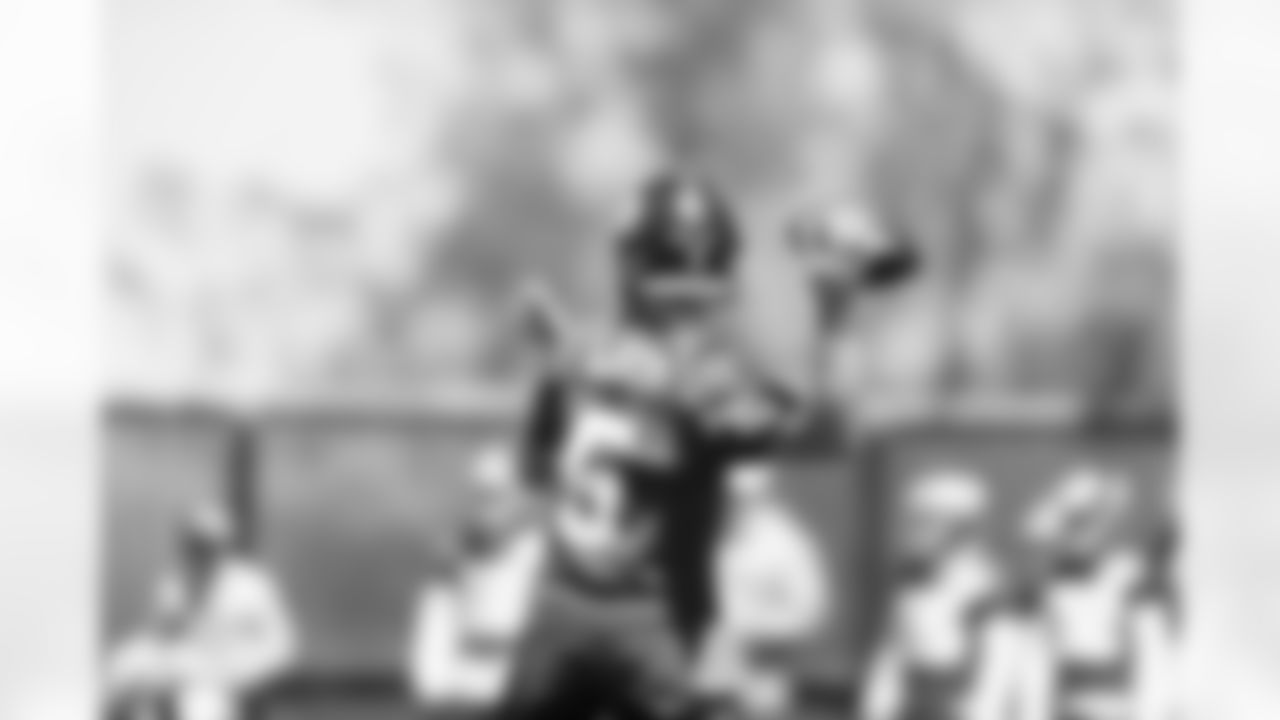 QB Tommy DeVito (5)