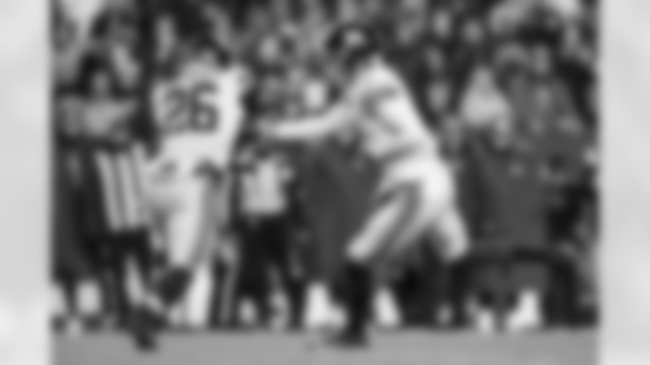 Saquon Barkley (26), Daniel Jones (8)