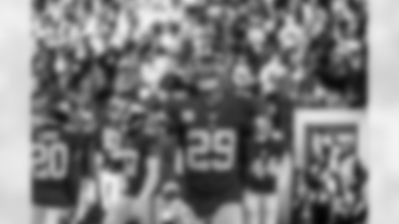 Xavier McKinney (29)