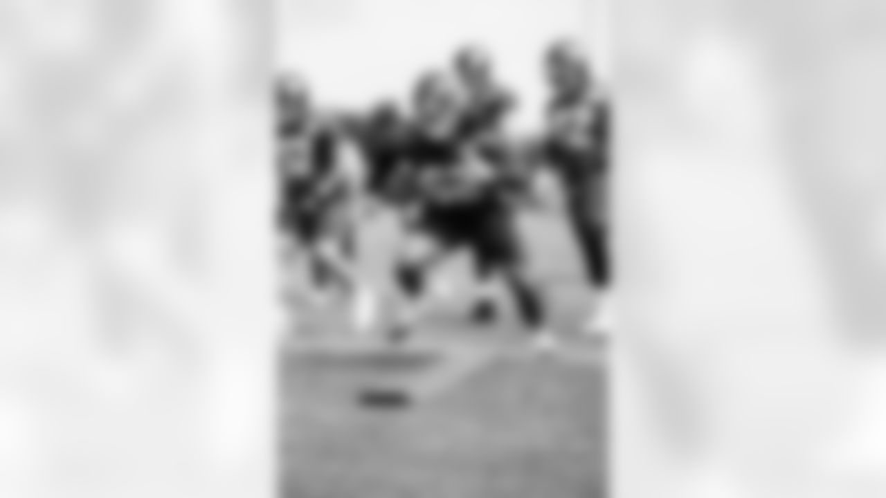 OL Devery Hamilton (62)
