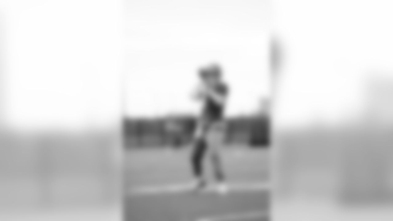 QB Daniel Jones (8)