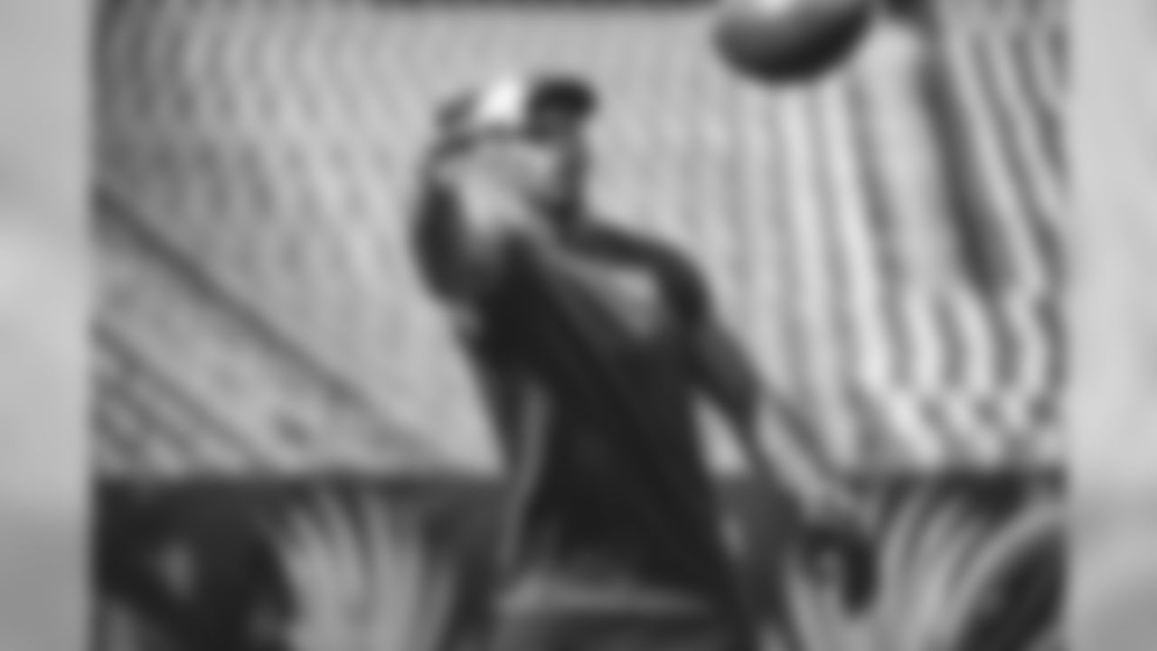 WR VICTOR CRUZ