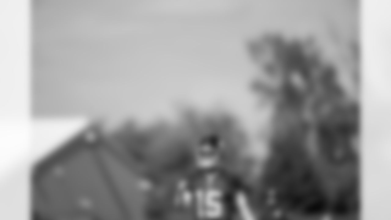 QB Tommy DeVito (15)