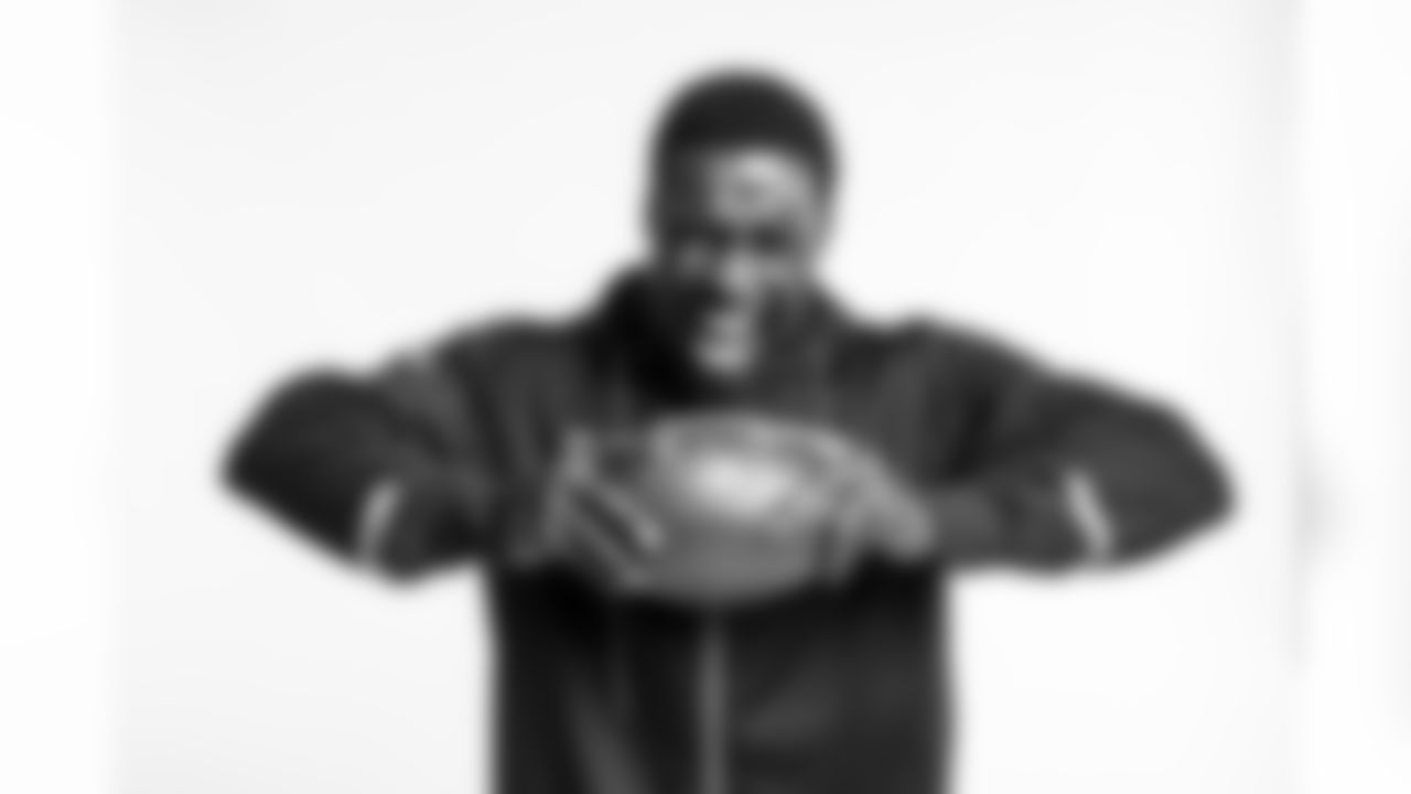 Alabama linebacker Dylan Moses poses for a portrait Saturday March 13, 2021 in Pensacola, FL. (Todd Rosenberg via AP)