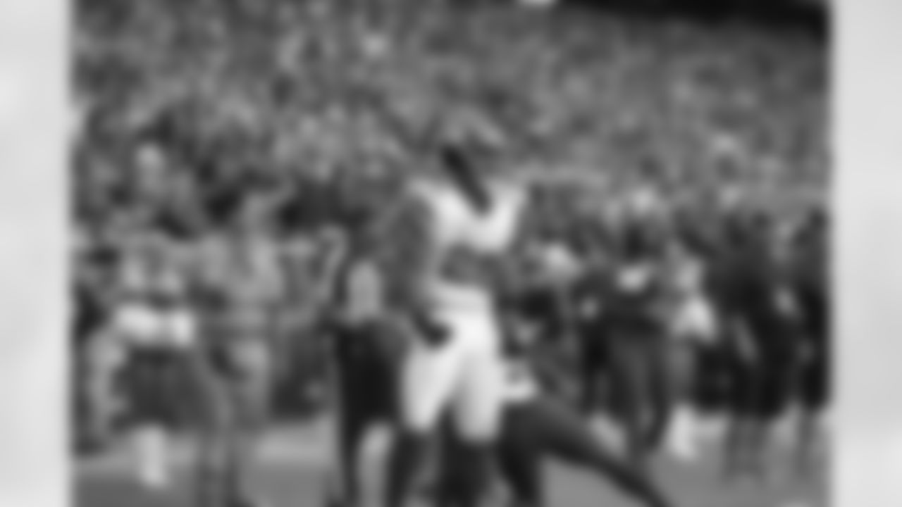 RB Saquon Barkley (26)