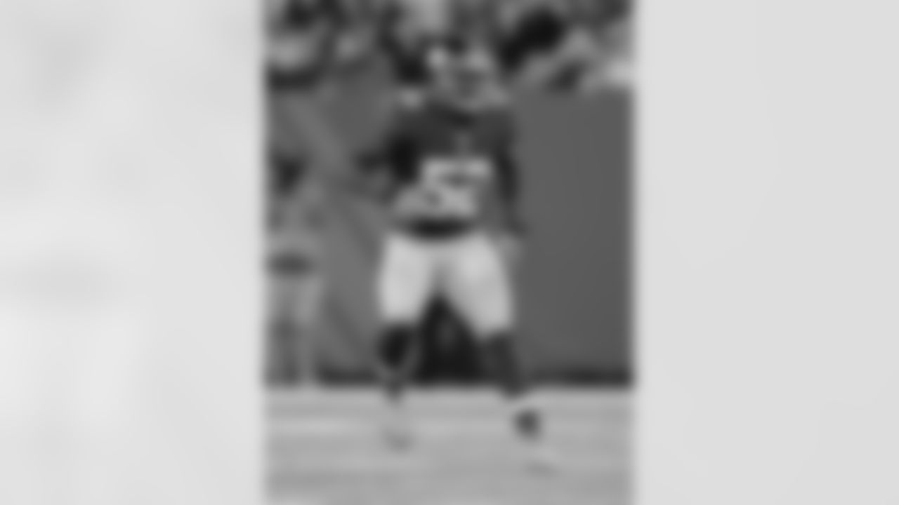 LB Jon Beason (Re-signed)
