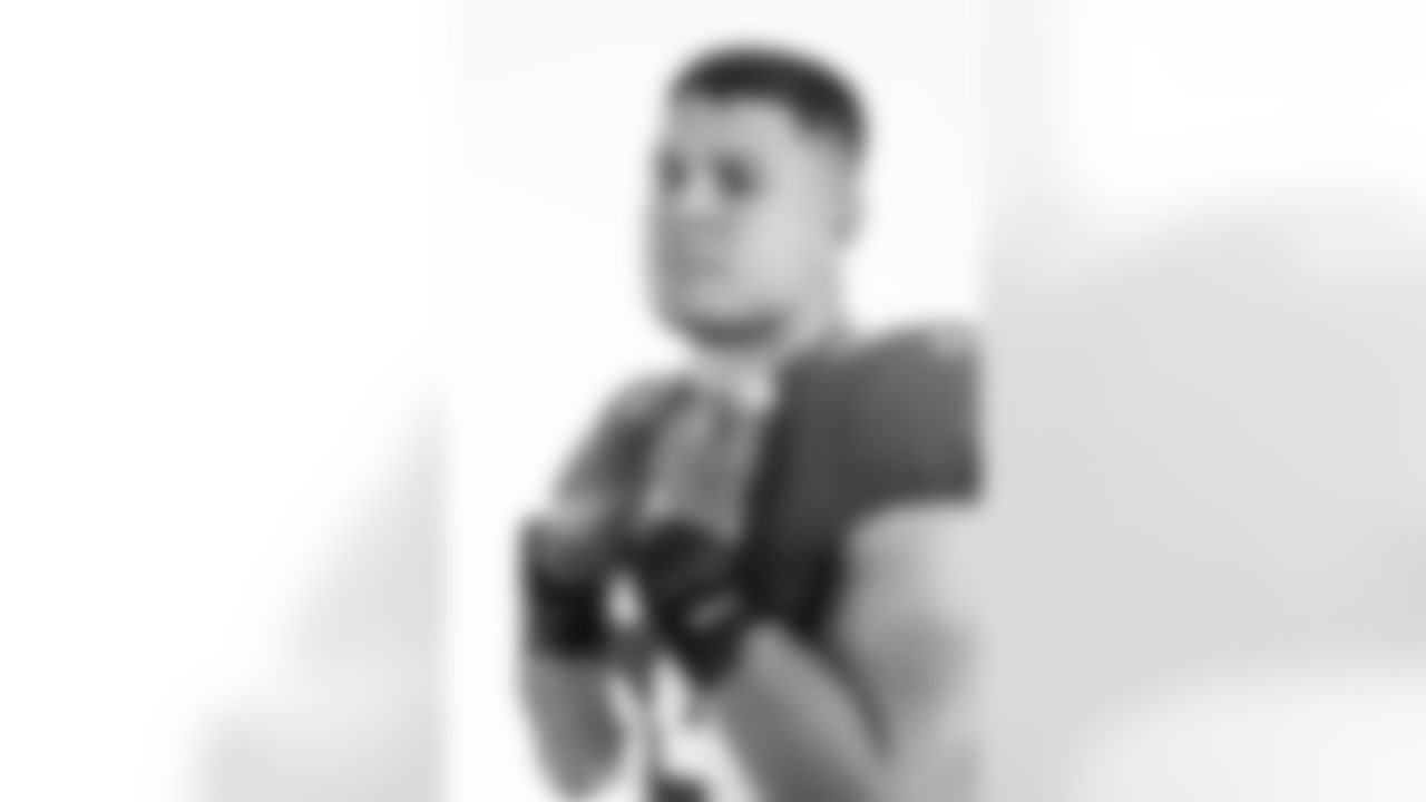 LB Blake Martinez (54)