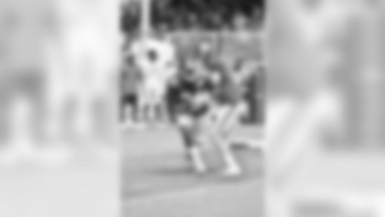 RB Jalen Simmons
