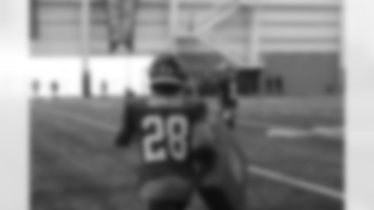 CB JAYRON HOSLEY