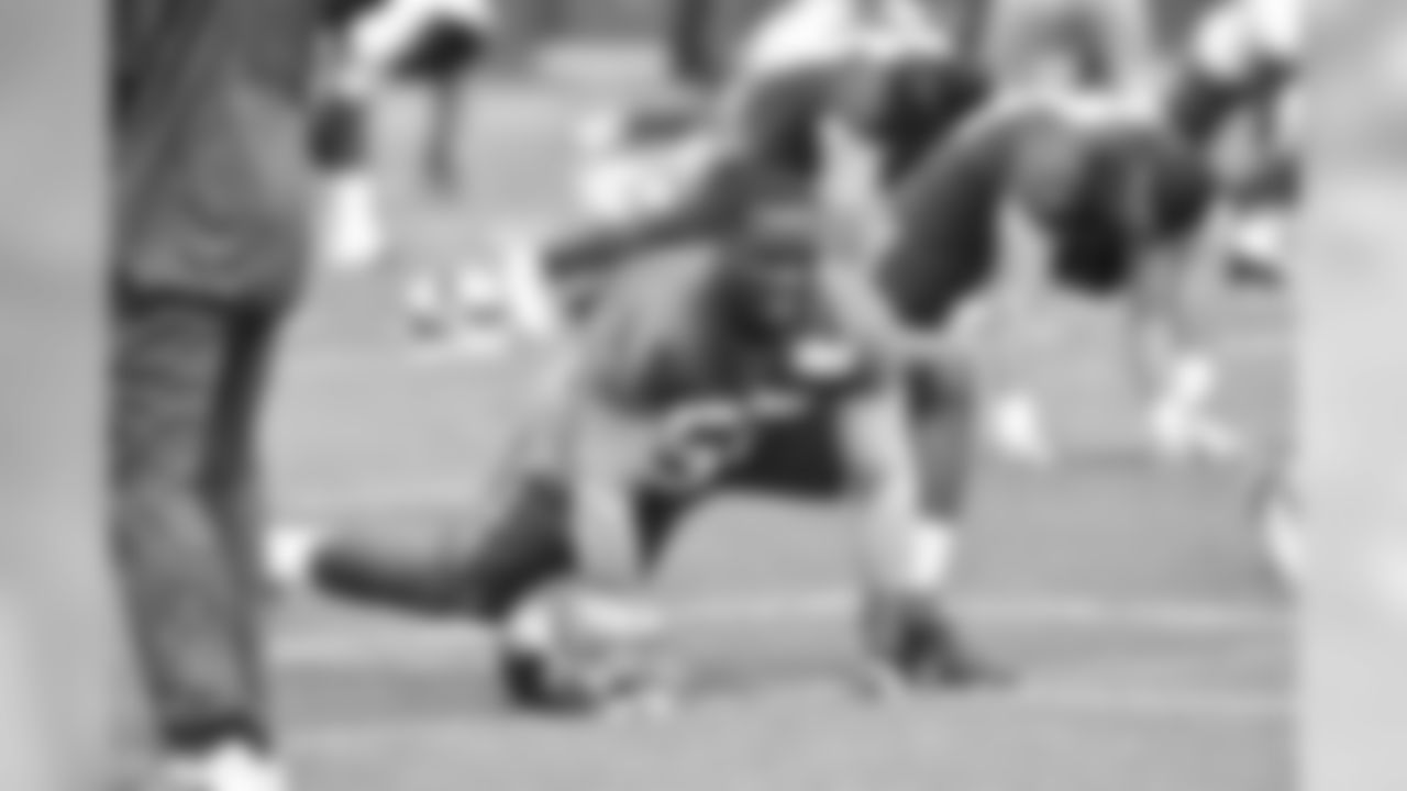 LB Jon Beason