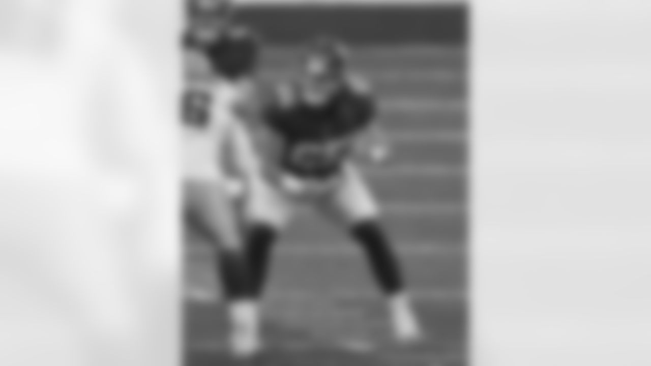 C: Nick Gates, Billy Price