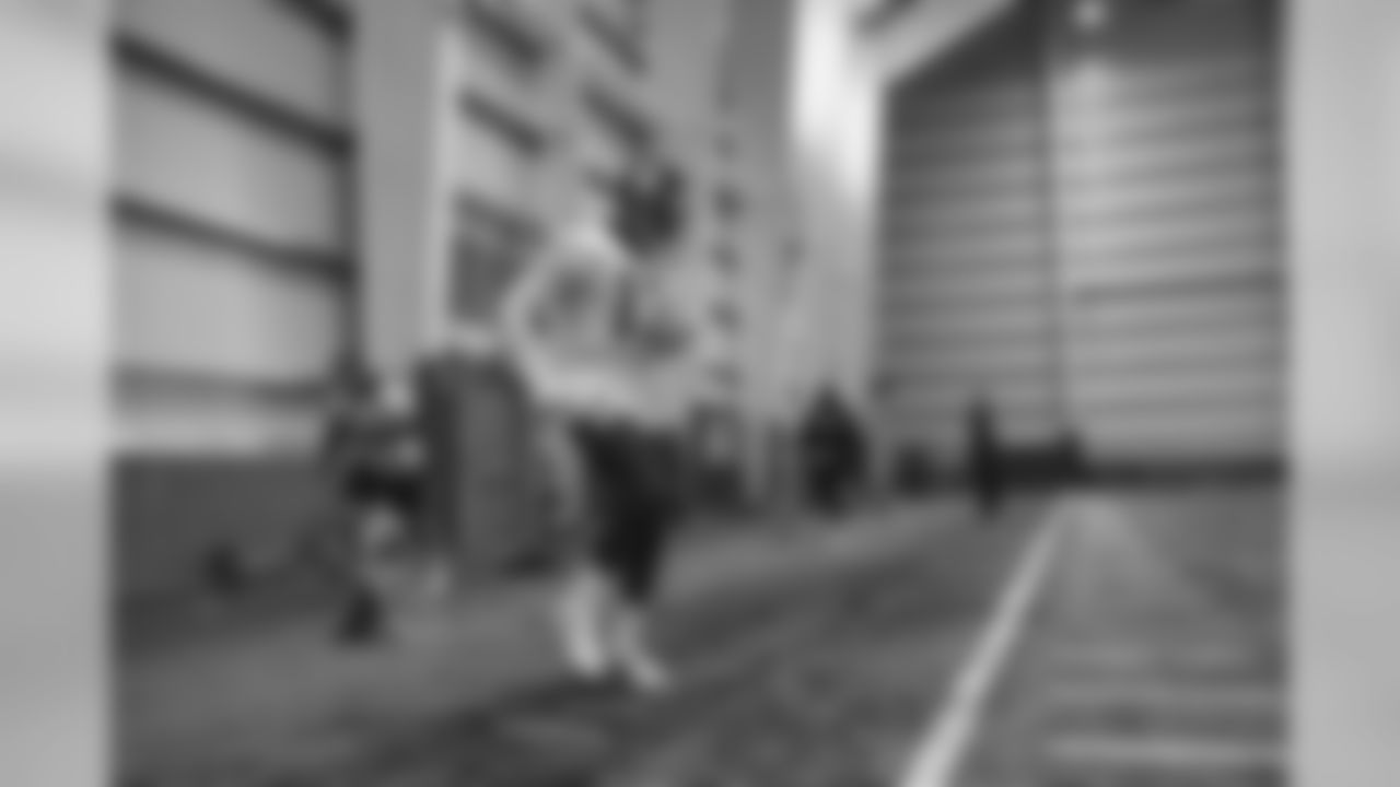 E_18_1206_GiantsPractice003