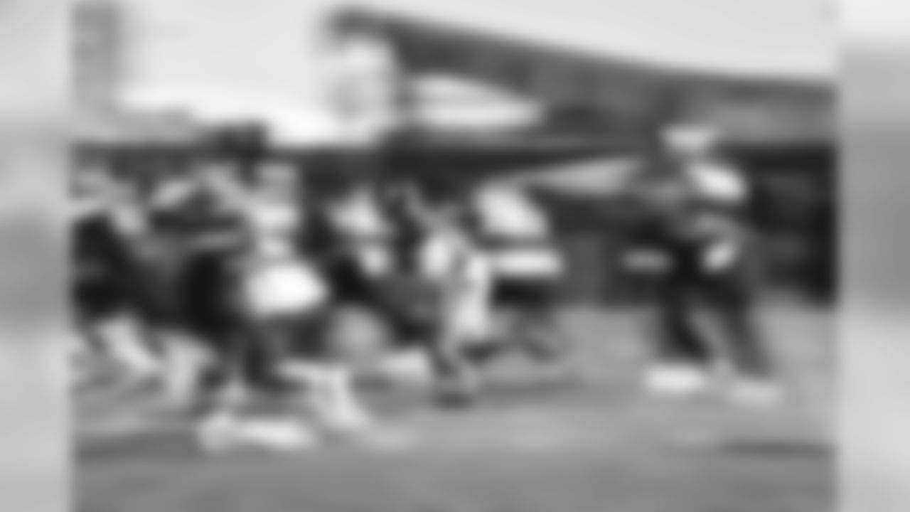 E_18_1025_GiantsPractice030