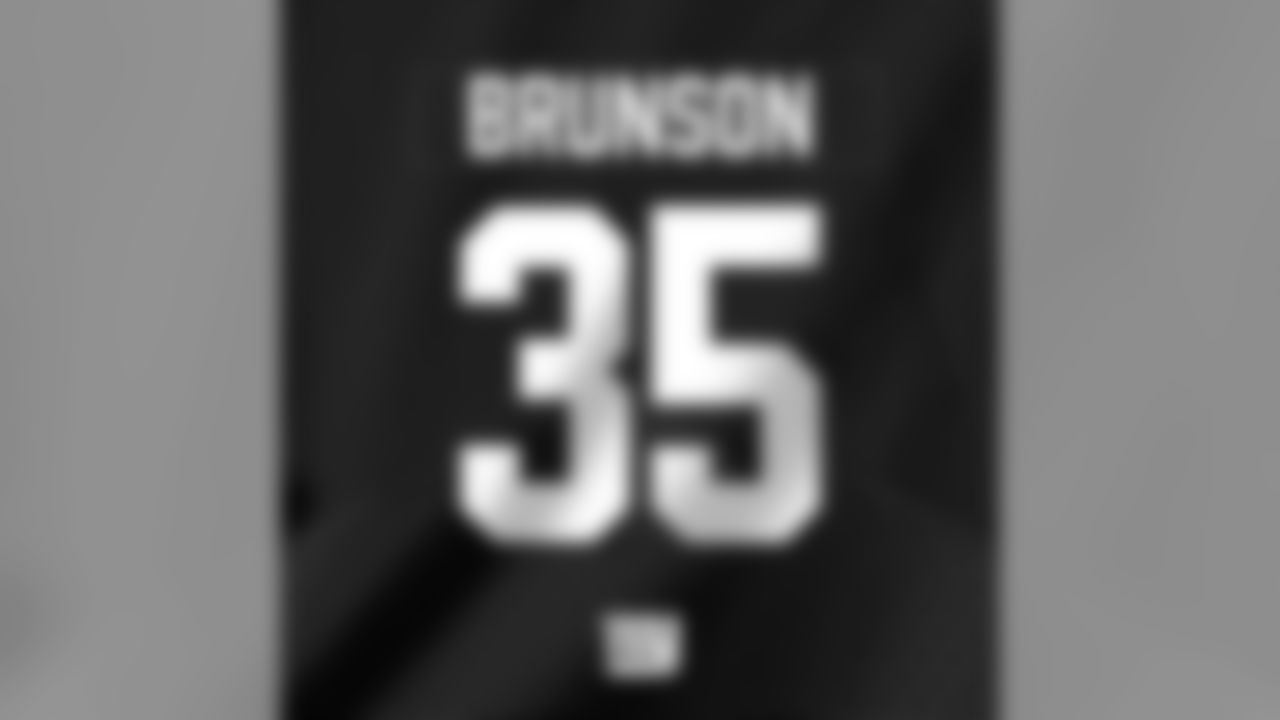 BRUNSON35_WALLPWED_SQUARED